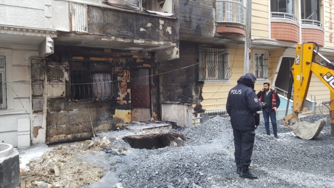 İş makinesi doğal gaz borusunu deldi, alevler metrelerce yükseldi